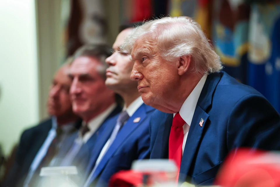 Трамп заявил Путину, что готов оказать воздействие на Евросоюз в вопросе Украины