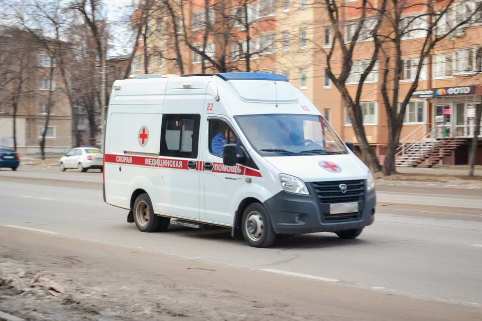 При пожаре в многоквартирном доме в Ялте пострадали два человека