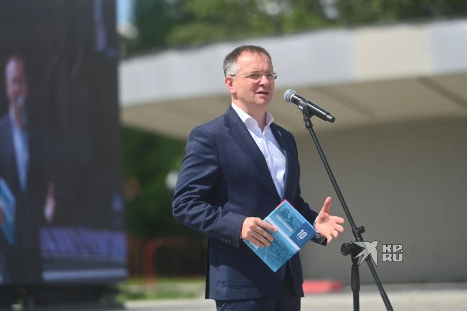 Владимир Мединский приехал в Екатеринбург на открытие памятника Алексею Балабанову