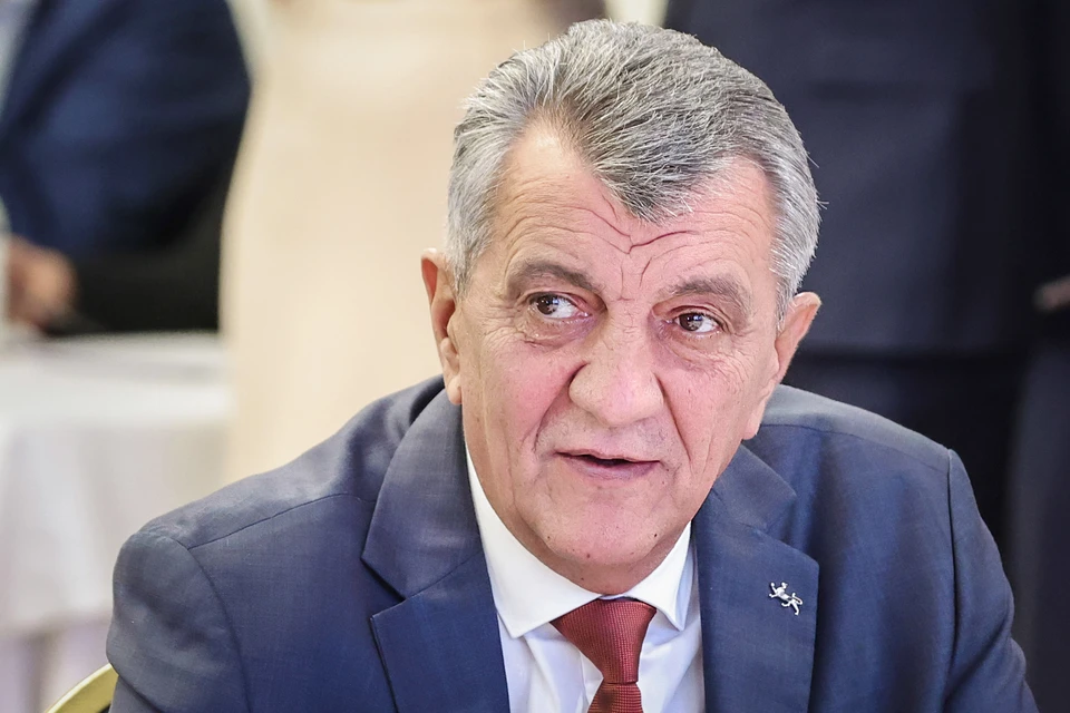 Свой доклад в Кремле губернатор Сергей Меняйло сразу начал с поддержки участников СВО и их семей. Фото: Roman Naumov/URA.RU/Global Look Press