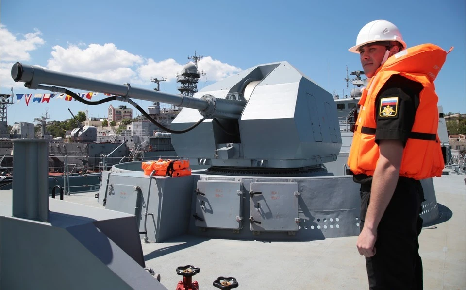 Артсистема главного калибра А-190 фрегата Черноморского флота «Адмирал Григорович». Фото: Александр Карпушкин/ТАСС