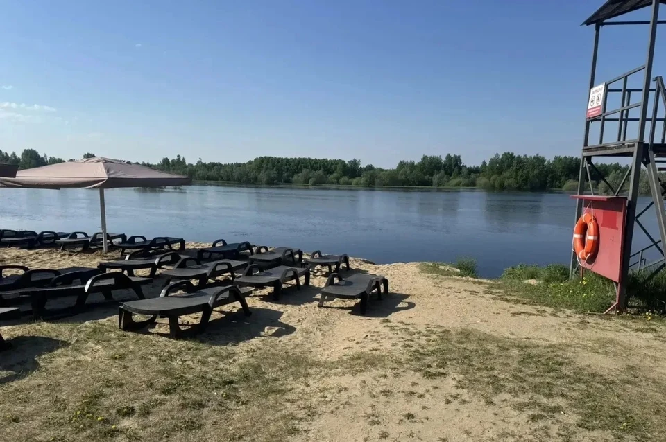 Так выглядит пляж на реке Пасол в Стрежевом. Фото: Валерий Дениченко