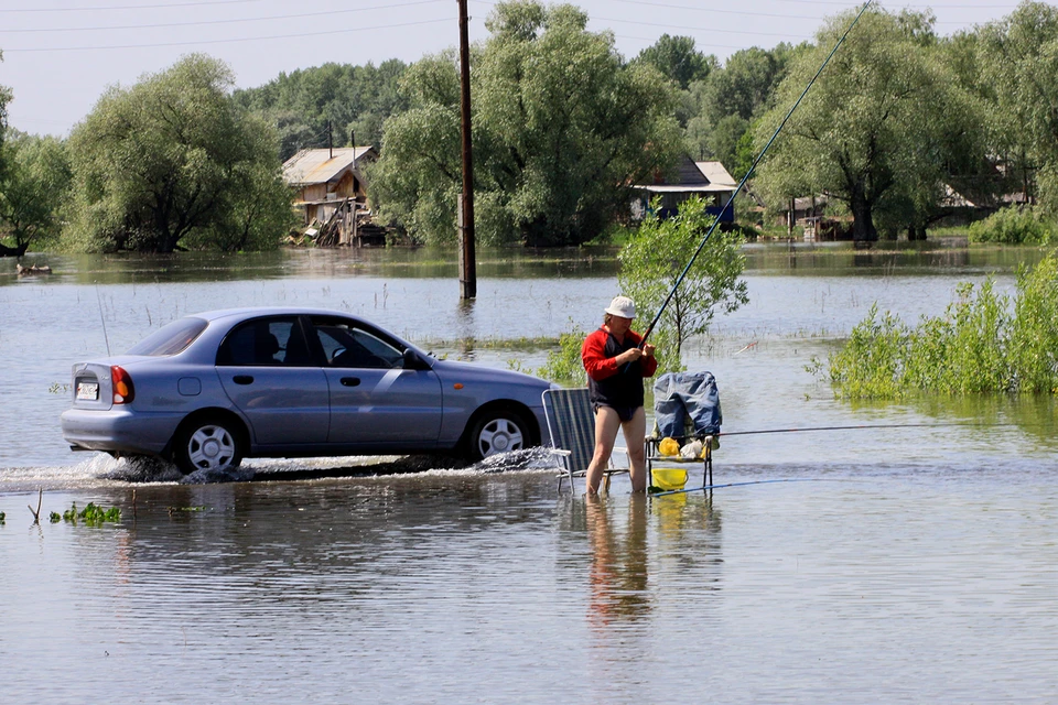 Как говорят водители, не зная броду, не суйся в воду! А лучше не подъезжай к ней ближе чем на 200 метров...