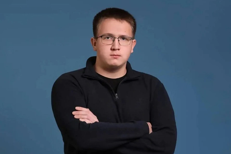 Михаил получил по 100 баллов сразу по двум предметам.