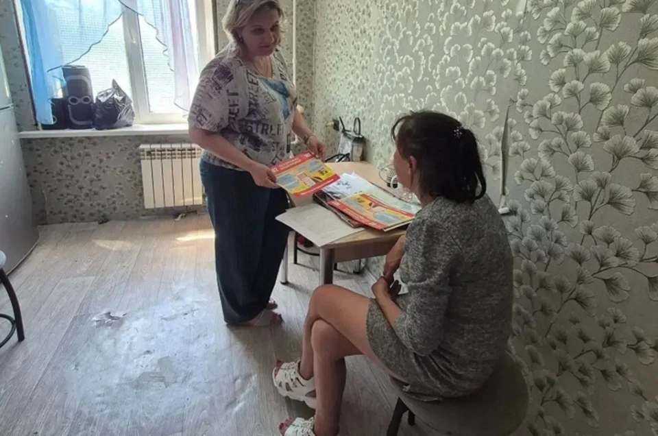 Помимо профилактических бесед, специалисты проверили бытовые условия и оценили уровень социальной защищенности семей. Фото: max.ru/nmrpl