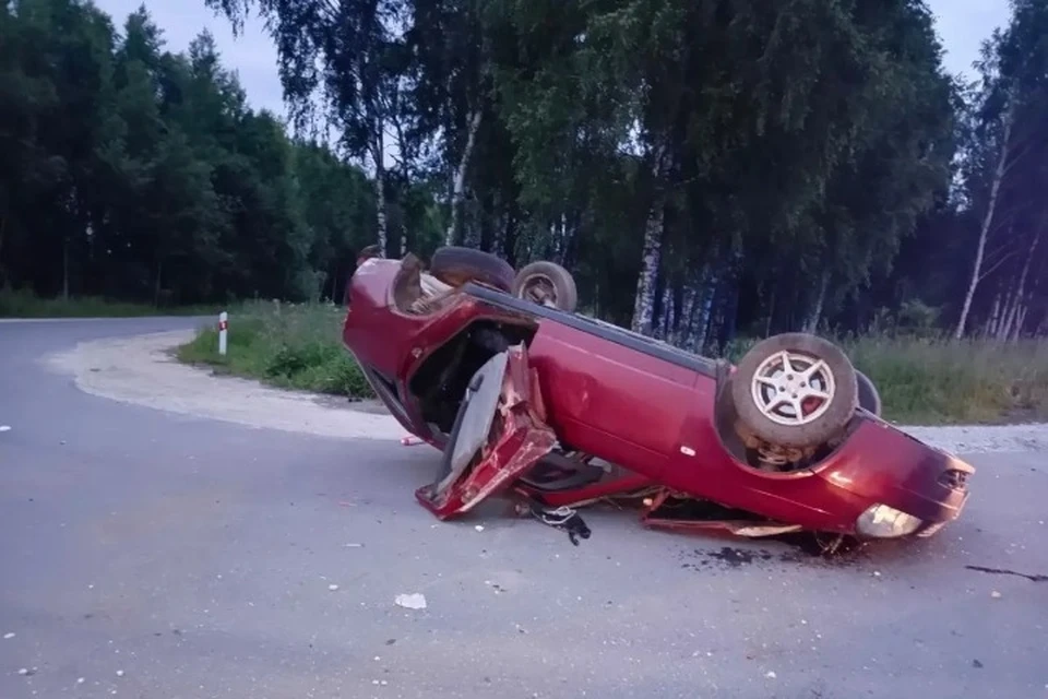 Водителя автомобиля госпитализировали в больницу с травмами. Фото: Госавтоинспекция Удмуртии