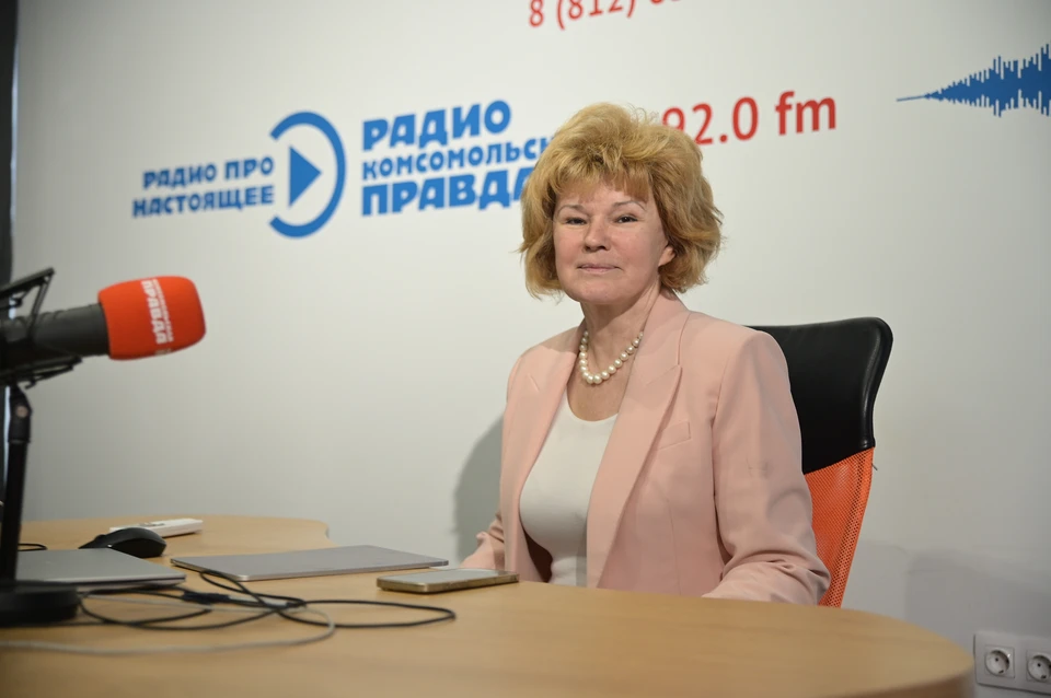 49% выпускников школ хотят получать среднее специальное образование.