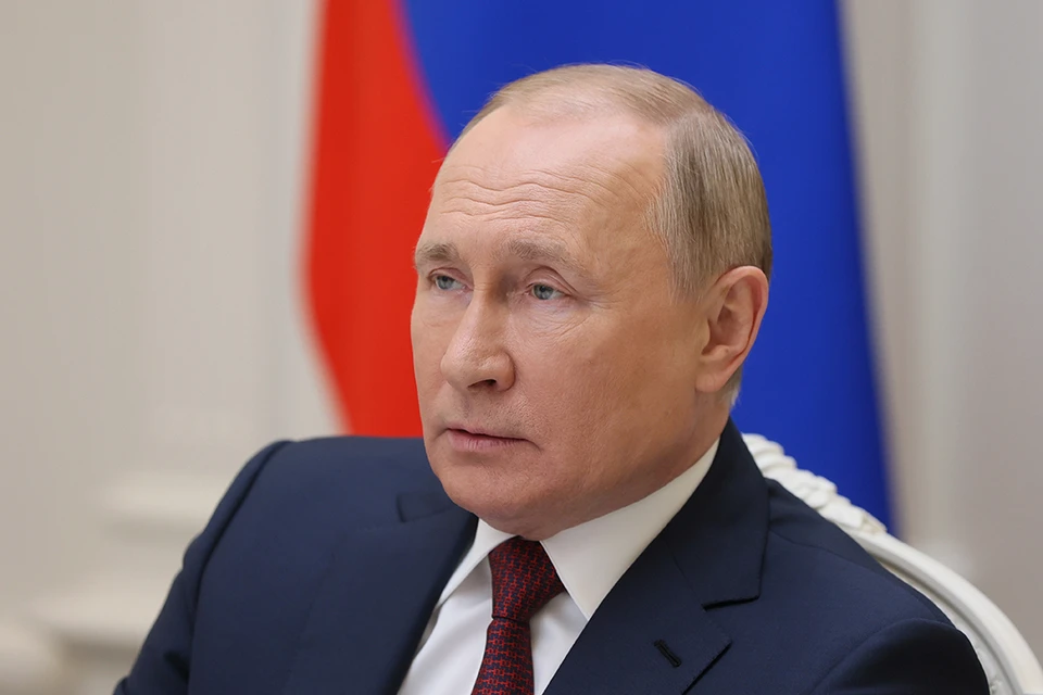 Путин поздравил российских военных с успехами в зоне СВО.