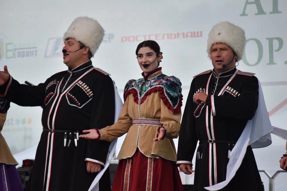 В Орловской области прошел День Русского поля с агровыставкой и награждением аграриев