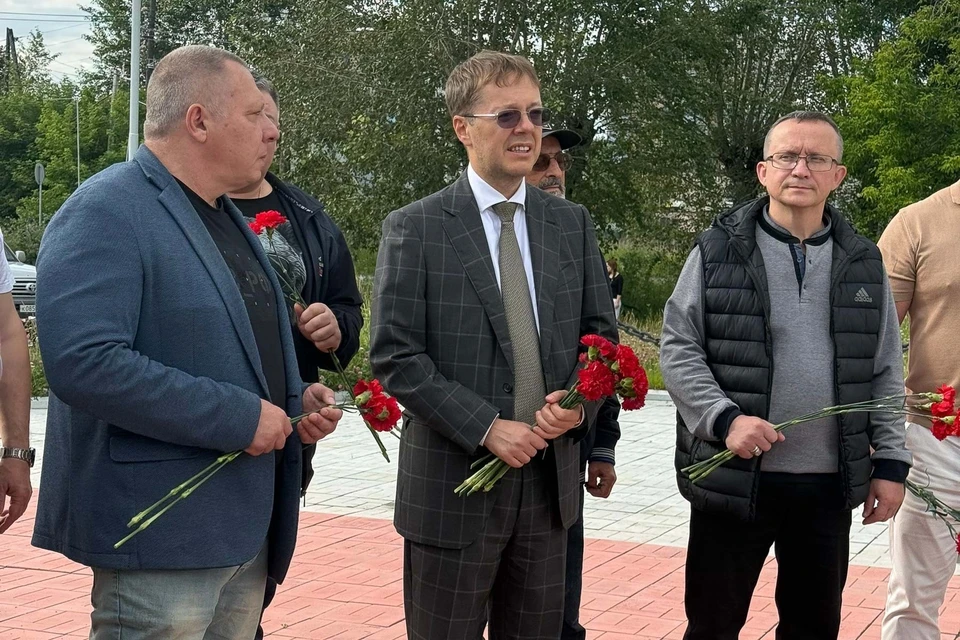 Такие встречи помогают сохранить память о подвиге уральцев. Фото: Марина Новоселова
