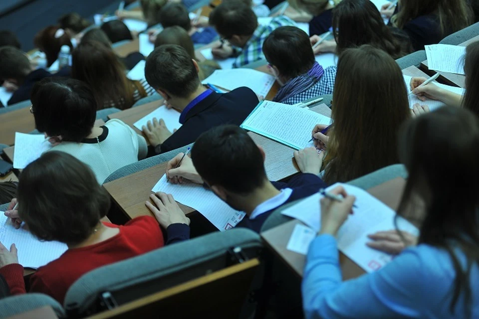 Сотрудника вуза осудят за обман иностранных студентов в Приморье