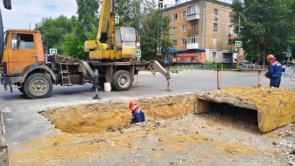 Для ремонта теплосетей на улице Черновицкой в Рязани вскрыли дорогу. Фото: МУП РМПТС