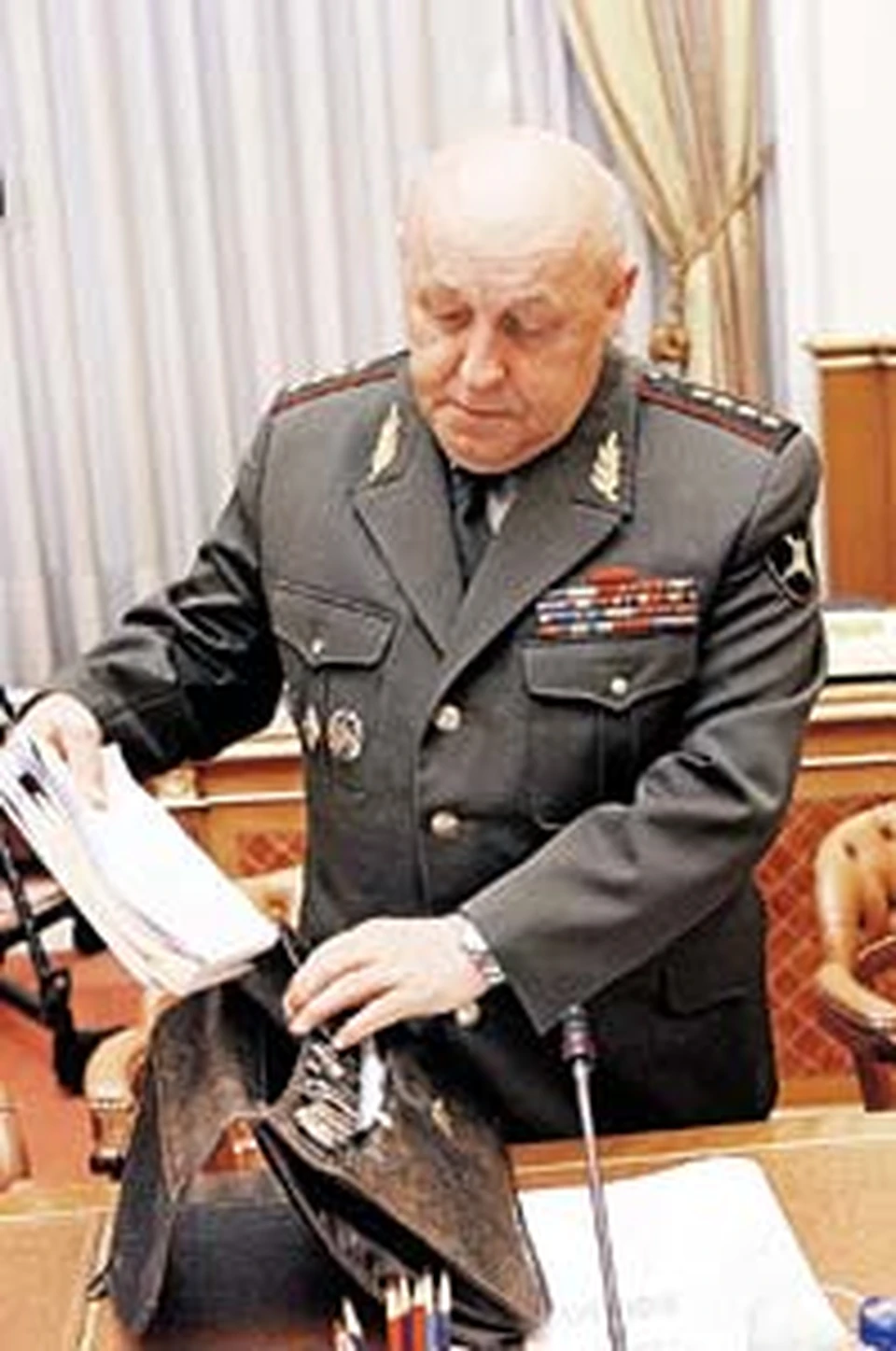 Юрий Балуевский уже собрал портфель и готовится покинуть Генеральный штаб.