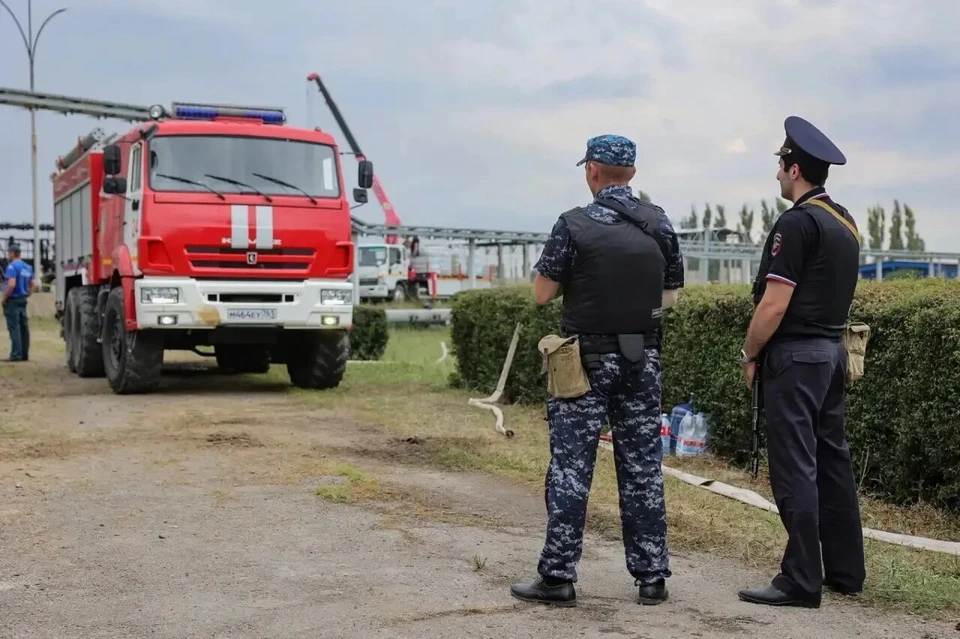 В Ростовской области продолжают ликвидировать последствия атаки БПЛА. Фото: канал губернатора Юрия Слюсаря в МАХ