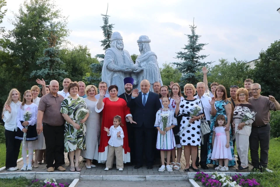 Приятно видеть столько счастливых людей.