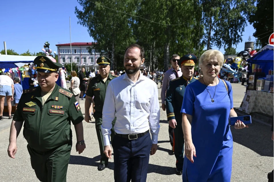 Виталий Королев поручил провести ремонты в ЗАТО Озёрный. Фото: канал в MAX главы Тверской области Виталия Королева.
