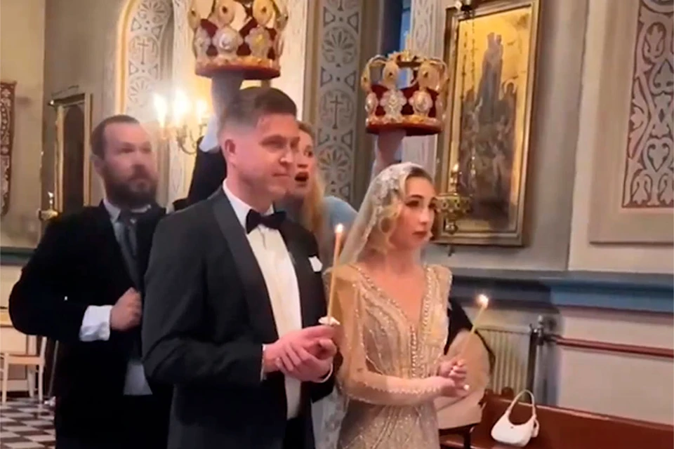Во время венчания в православную церковь ударила молния.