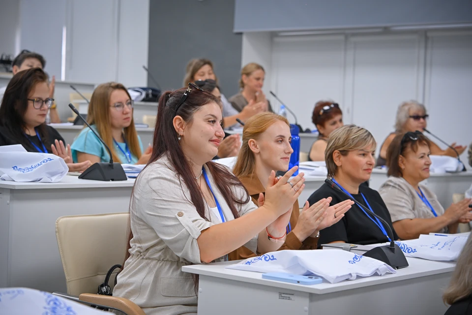 Ведущие преподаватели ОмГПУ обучили коллег из Казахстана методикам, которые помогают превратить урок в увлекательный диалог. Фото: Андрей КУДРЯВЦЕВ