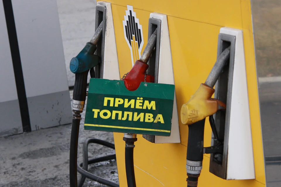 Профильным ведомства поручено оперативно реагировать на необоснованное повышение цен на топливо