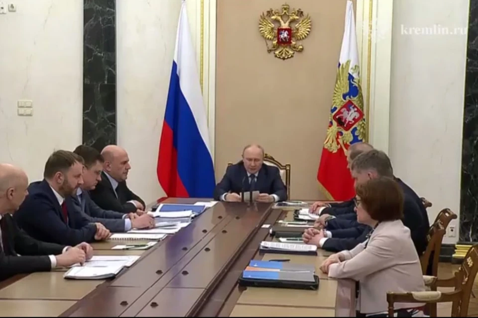 Благодаря отсрочке эти средства теперь смогут быть направлены на поддержку приоритетных направлений в экономике и социальной сфере области. Фото: скриншот Правительства РФ