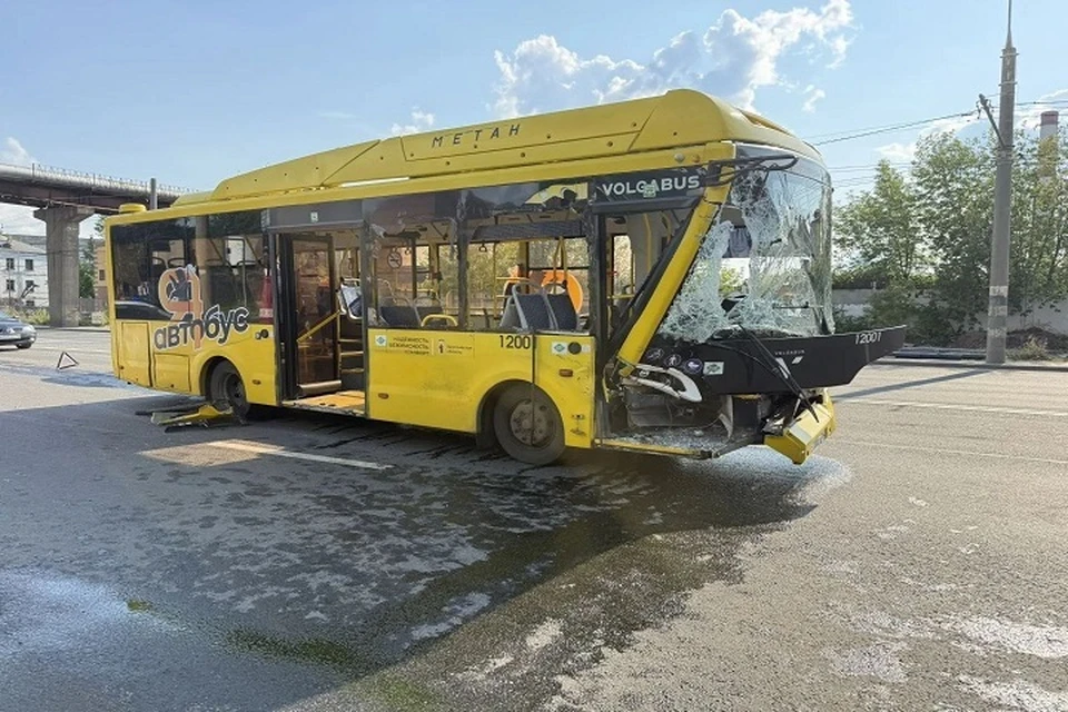 Автобус после аварии.