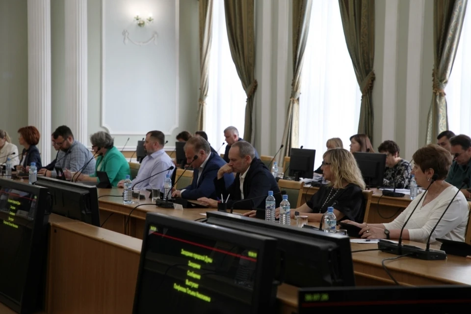 Двум горожанам присвоили звания Почетных граждан Рязани.