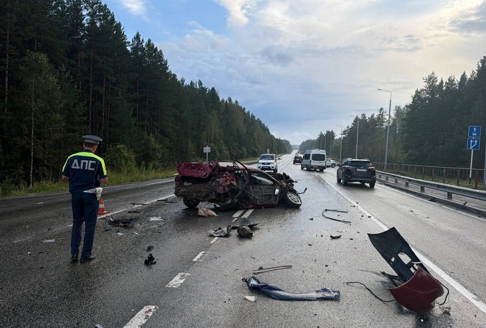 Пострадал водитель легкового автомобиля и пассажир. Фото: Госавтоинспекция Свердловской области