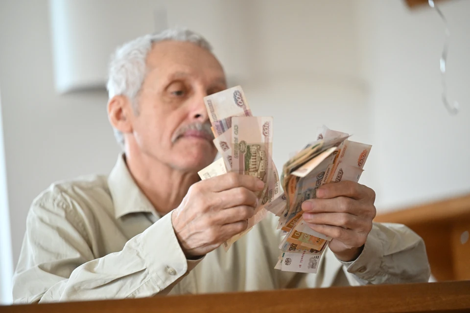 В Тольятти пенсионер переиграл аферистов, отдав им вместо денег нарезки газет