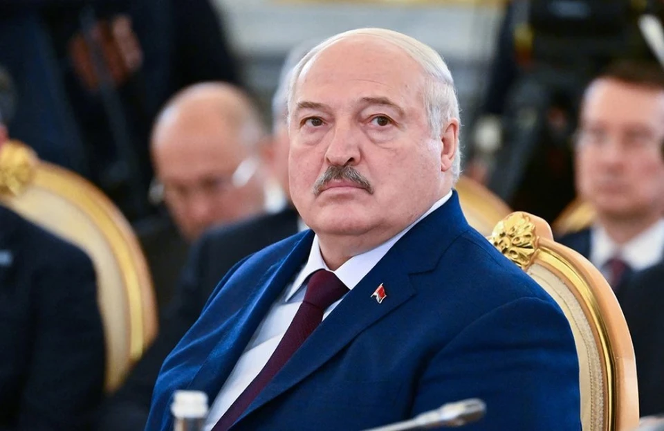 Зюганов наградил Лукашенко Ленинской премией ЦК КПРФ