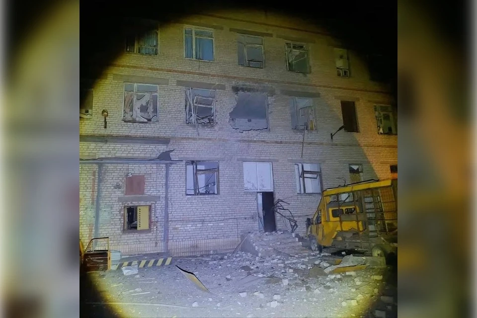 Почта в Токмаке пострадала от налета ВСУ. Фото: тг-канал Григория Прохватилова