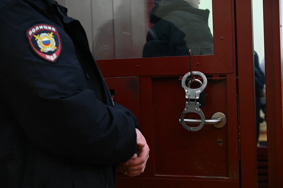 В Якутске мужчину осудили за угрозы и нападение на учителя