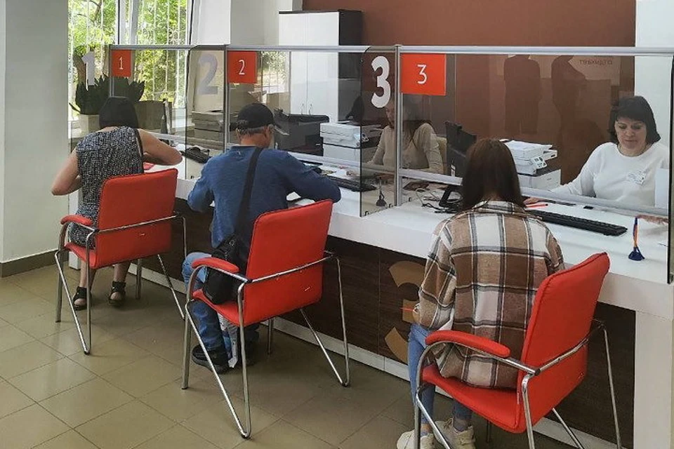 В этом году значительно расширилось число офисов МФЦ, где оказывают услугу по замене водительского удостоверения. Фото: ГБУ «МФЦ ДНР»