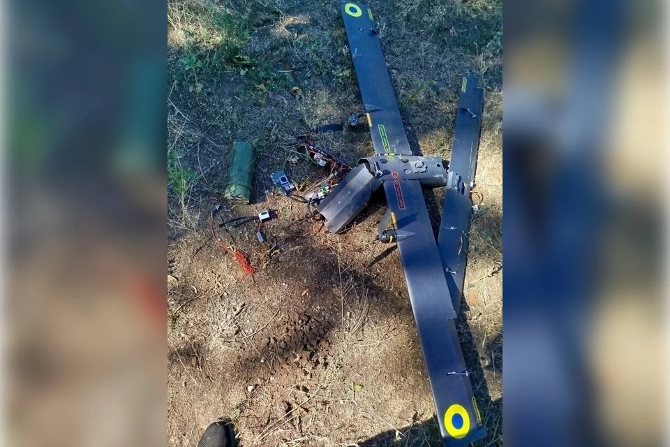 Дрон ВСУ, который летал над автодорогой региона. Фото: Максим Пухов/МАХ