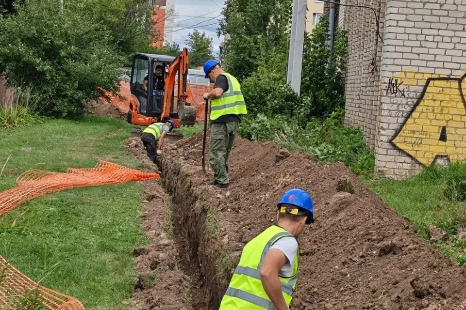 В Кальном за неделю вырыли более километра траншей под кабель. Фото: РГРЭС.