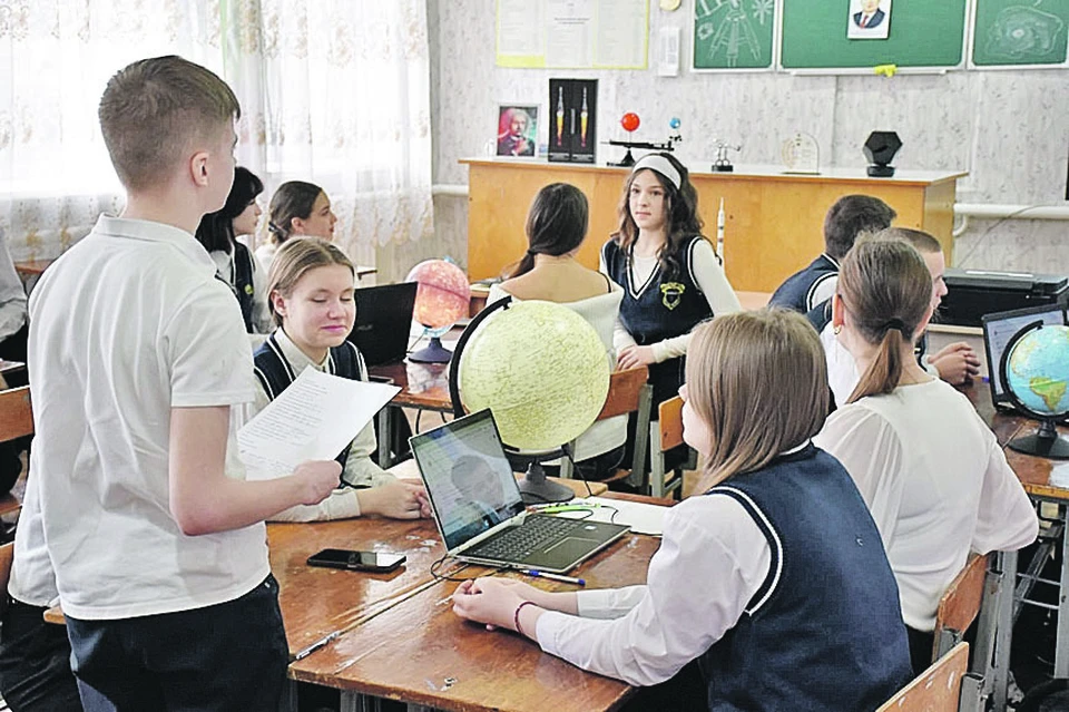 Школьников познакомят с экономикой и востребованными профессиями региона. Минобразования ЛНР