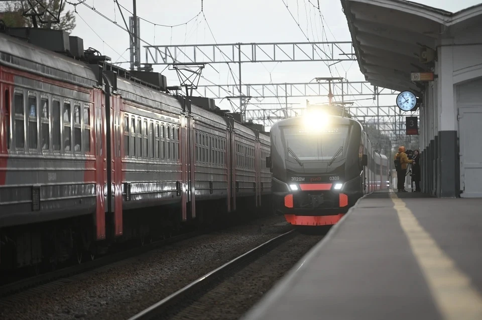 Электрички в Новосибирской области изменят расписание из-за ремонта путей.