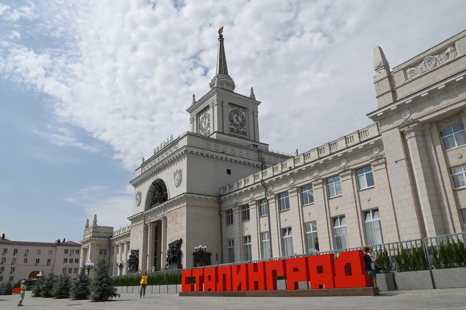 По всему городу стоят инсталляции