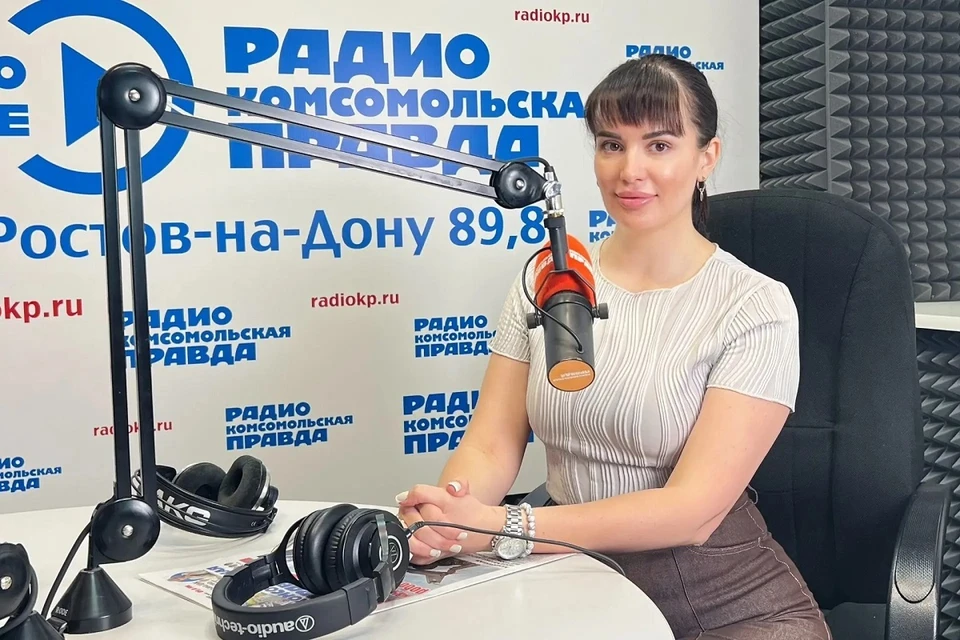 Руководитель государственной жилищной инспекции Ростовской области, главный государственный жилищный инспектор Ростовской области Юлия Брюховецкая в студии радио "КП-Ростов-на-Дону".