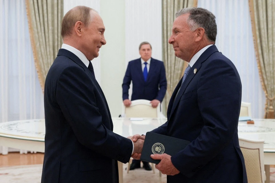 Президент России Владимир Путин и спецпосланник президента США Стивен Уиткофф