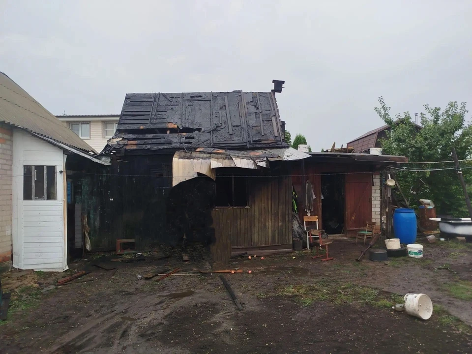 Площадь пожара составила 20 квадратных метров. Фото: ГКУ СО «Центр по делам ГО, ПБ и ЧС»