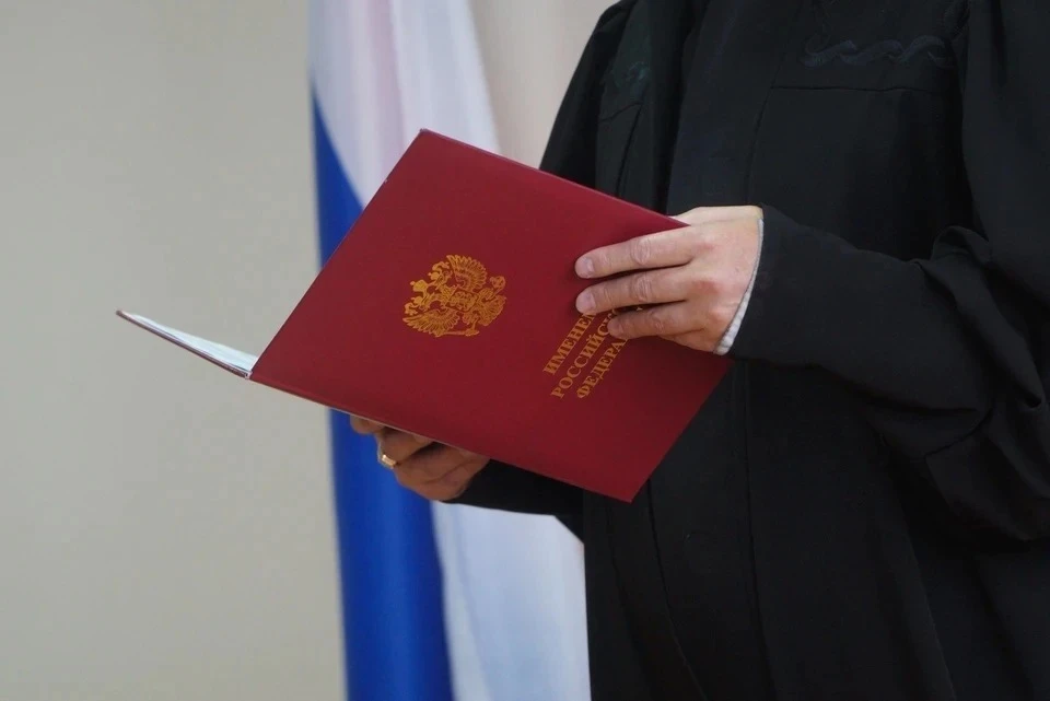 Спаивавшая подростка жительница Коми будет работать 160 часов