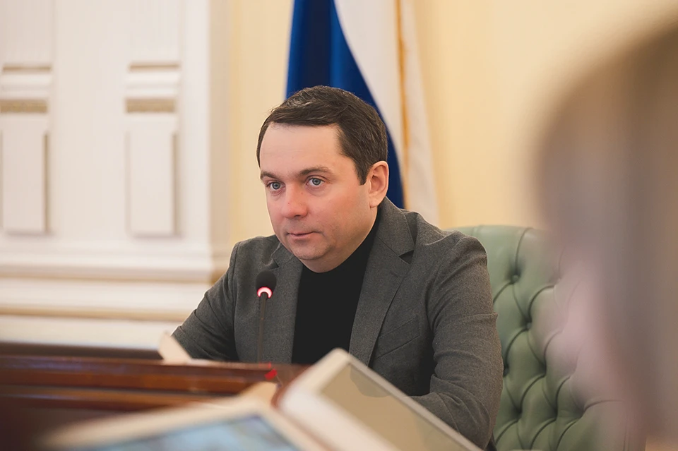 Губернатор Мурманской области Андрей Чибис призвал руководителей крупных предприятий внимательнее относиться к сотрудникам с детьми и тем, кто только готовится стать родителями. Фото: Игорь Громов / Правительство Мурманской области