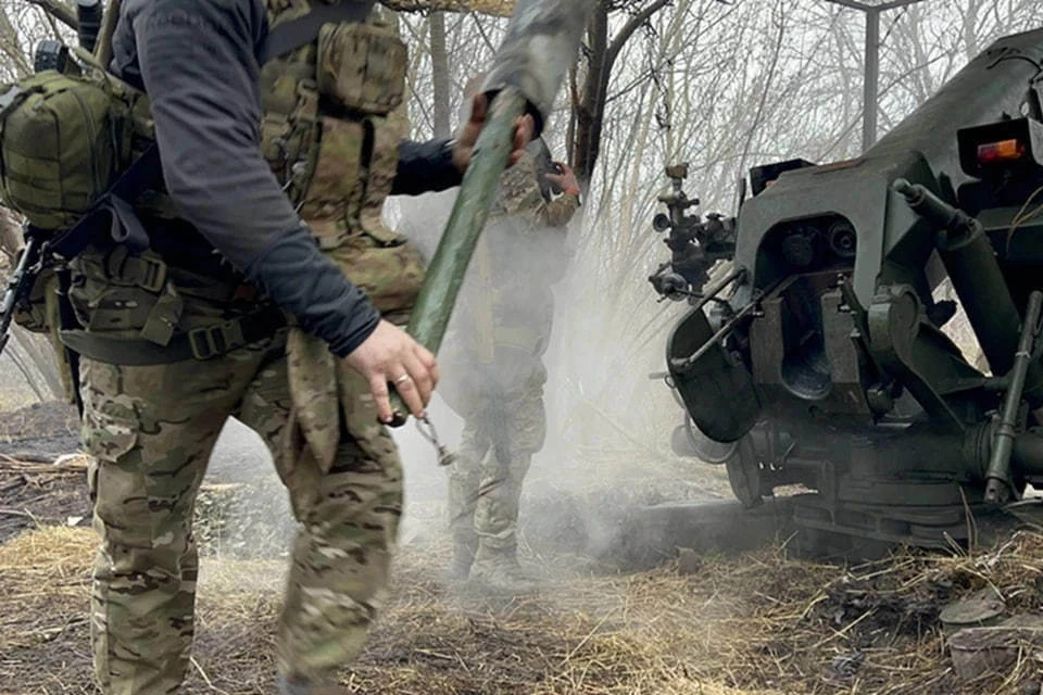 Расчеты гаубицы М-46 ВС РФ уничтожили полевой склад боеприпасов ВСУ в Дружковке (архивное фото)