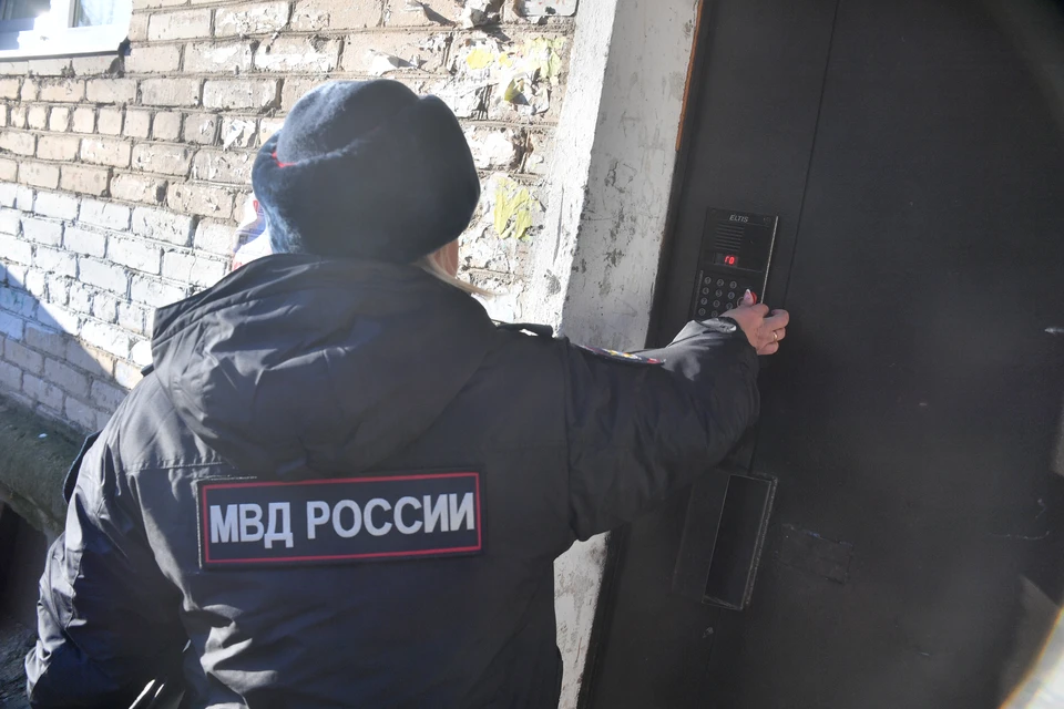 Жительница Чукотки оставила маленьких детей одних в квартире