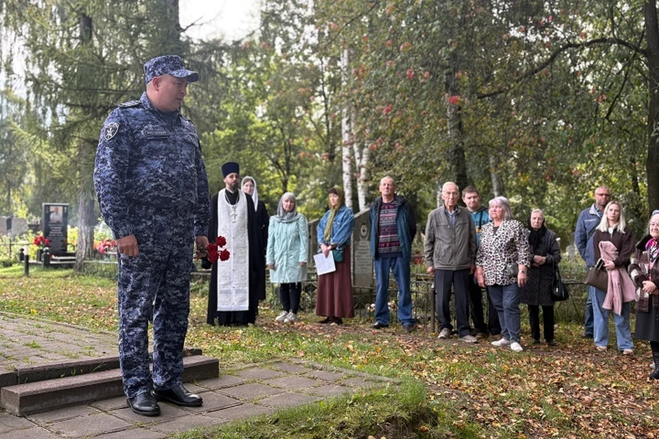 Память героев почтили на родине. Фото: управление Росгвардии Ярославской области