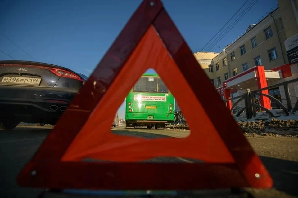 Автобус с 44 пассажирами, среди которых дети, попал в ДТП в Прикамье