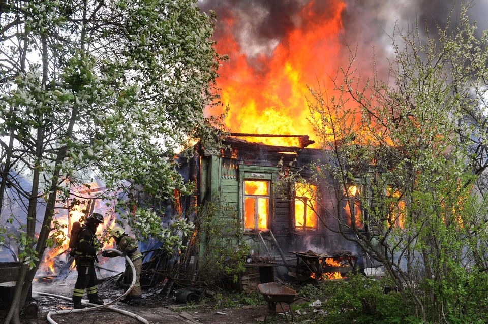 Тело ребенка нашли в ходе тушения дома.