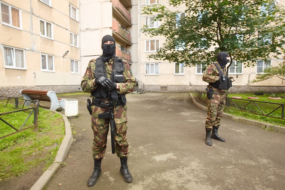 Сейчас сотрудники ФСБ продолжают оперативные мероприятия
