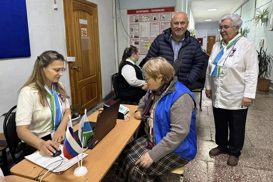 Татьяна Мерзлякова проголосовала сама и проверила, как идет голосование в СИЗО. Фото: ЦОН Свердловской области