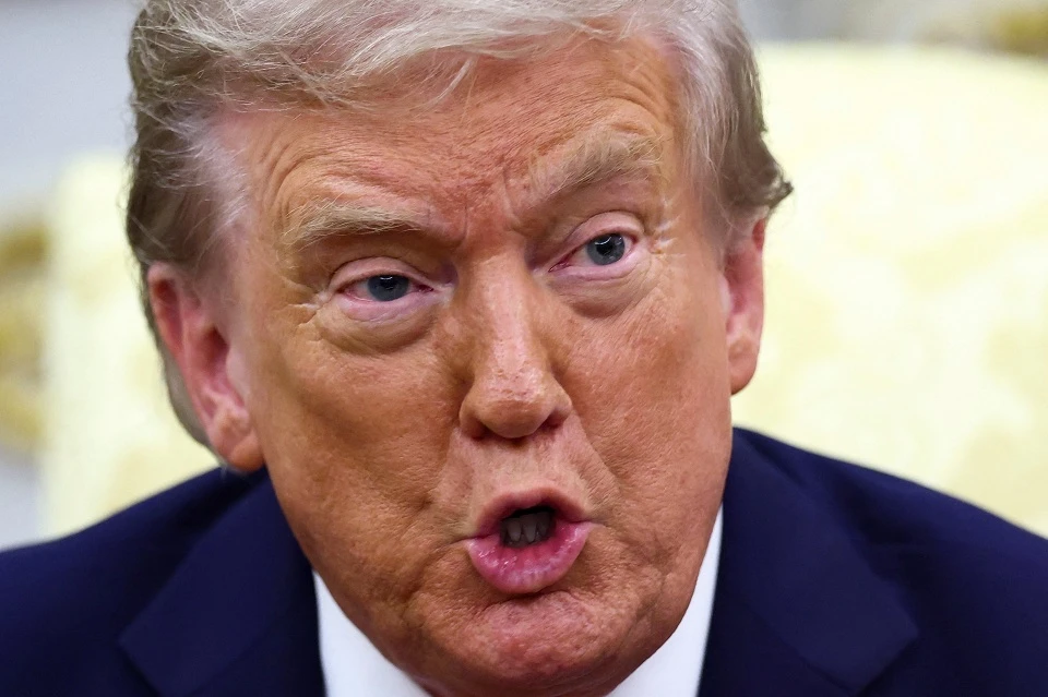 Трамп снова объявил войну журналистам: трём СМИ запретили вход в Белый дом